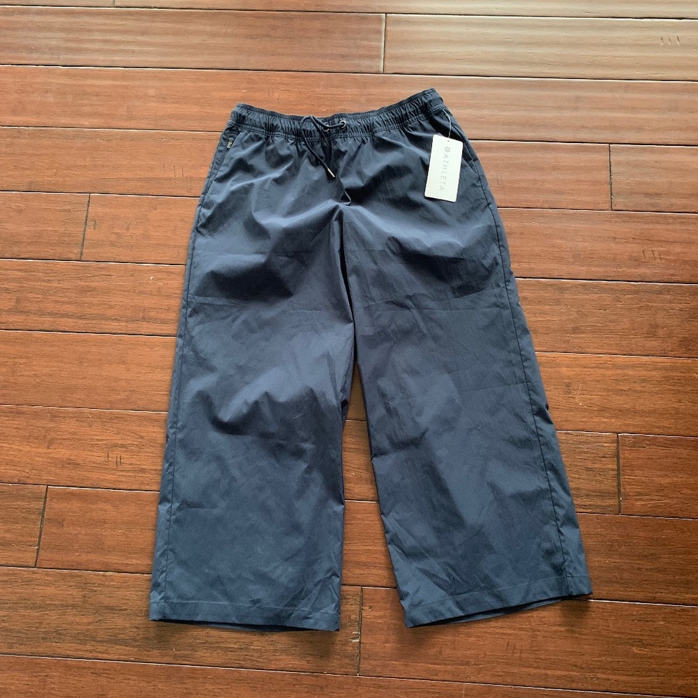 NWT Athleta Midday Crop Pant